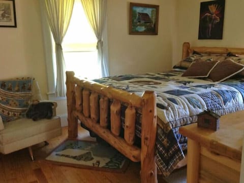 10 bedrooms, iron/ironing board, free WiFi, bed sheets