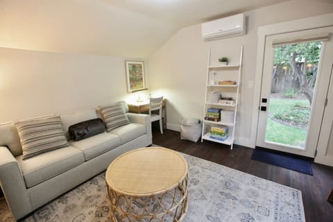 Bonus room with desk