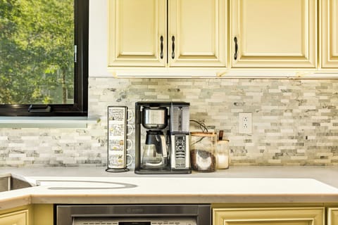 Awaken to freshly ground coffee, a delightful beginning to soaking in Lake Arrowhead's scenic beauty on your private deck.