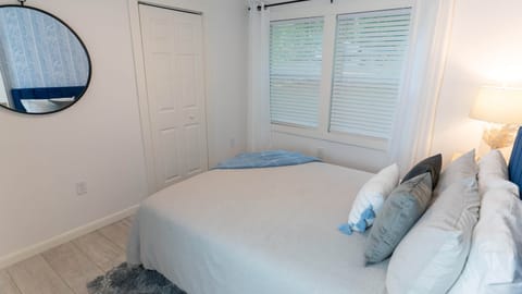 2 bedrooms, iron/ironing board, travel crib, internet