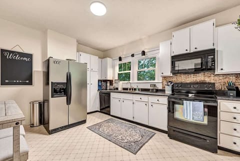 Indoors,Kitchen,Home Decor,Microwave,Oven