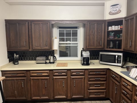 Microwave, oven, stovetop, coffee/tea maker