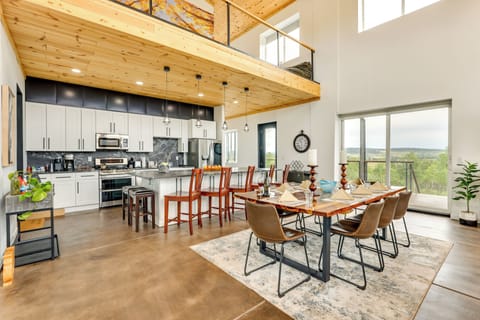 Dining Area | Dining Table | Dishware/Flatware