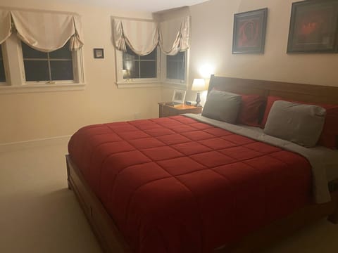 8 bedrooms, desk, iron/ironing board, free WiFi