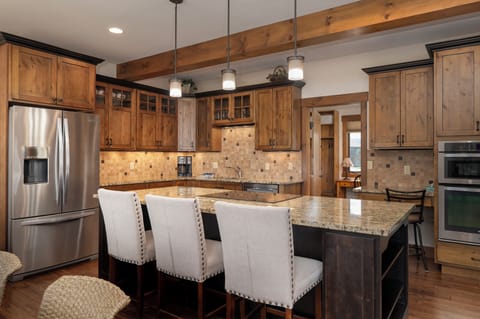 Fully stocked kitchen to prepare a large family meal!