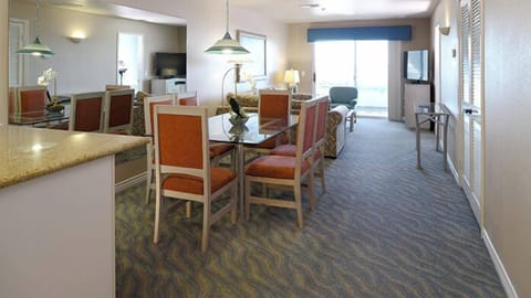 RVB_3_Room_Gallery_1_8