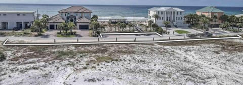 Beach nearby, sun loungers, beach towels