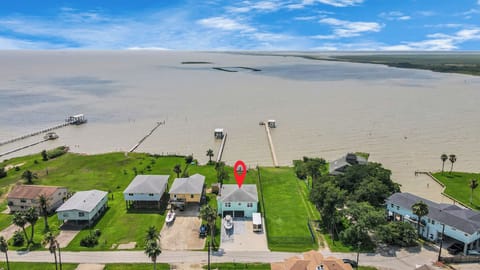 Welcome to our waterfront Bay House! Come let the breeze blow your worries away.