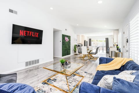 Living area | Smart TV, video games