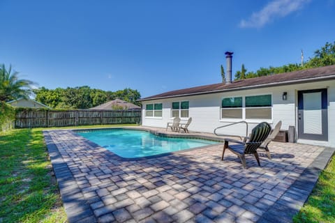 Sun-Soaked Apopka Studio w\/ Shared Outdoor Pool! | Apopka, FL ...