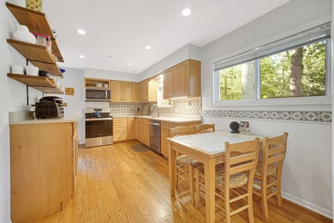 Kitchen with sitting area