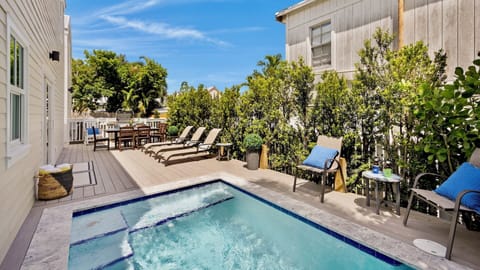 The pool is inviting on a hot Key West afternoon...