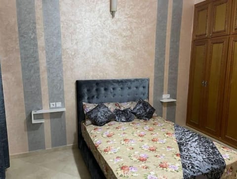 1 bedroom, bed sheets