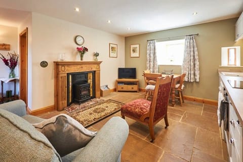The Stable, Newbrough - Host & Stay