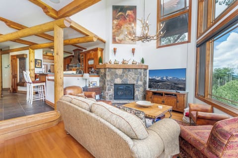 2.1-palisade-pine-meadows-living-room2-edit2