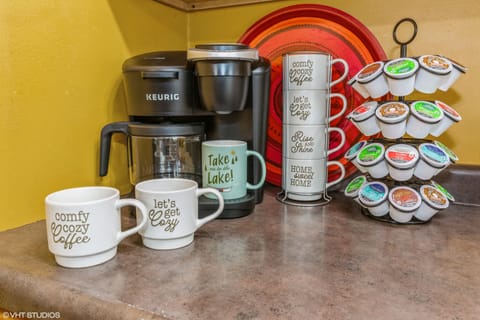 Keurig
Uses Kcups or Ground Coffee (Supplied)