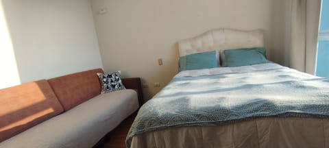 1 bedroom, bed sheets