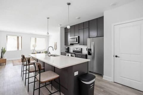 Kitchen & Dining area