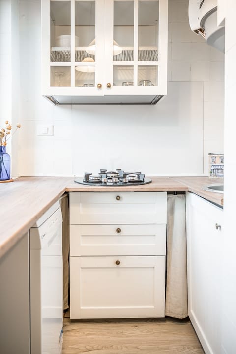 Casa Emilia - the kitchenette is small but has everything you need to prepare a meal at home.