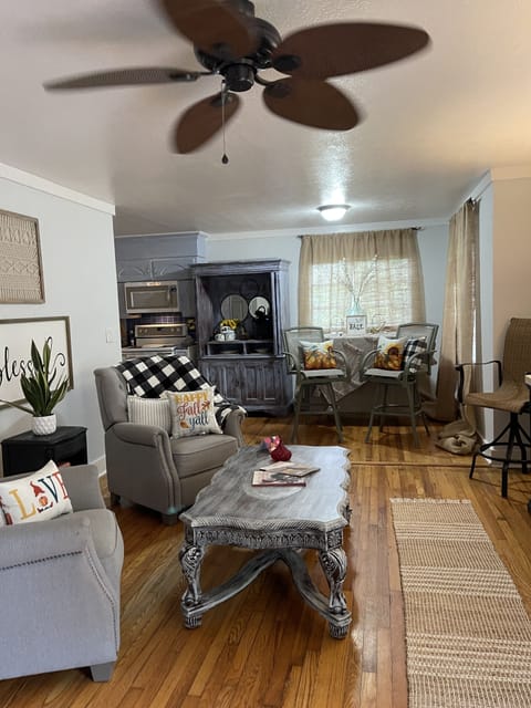 Come inside, relax, and enjoy the warm and cozy comfort of Ivy Cottage :) 