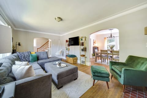 Detroit Vacation Rental | 3BR | 1BR | 1,071 Sq Ft | Stairs Required