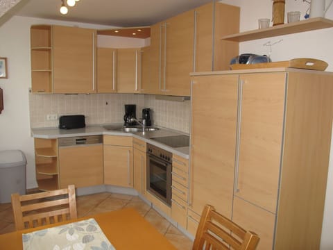 Oven, dishwasher, toaster, highchair