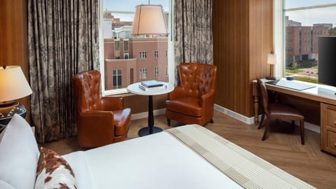 Unit with 2 Queen beds. Exact unit will be assigned upon arrival. Views, colors, and decor may vary.