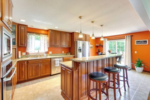 Kitchen | Microwave | Coffee Maker