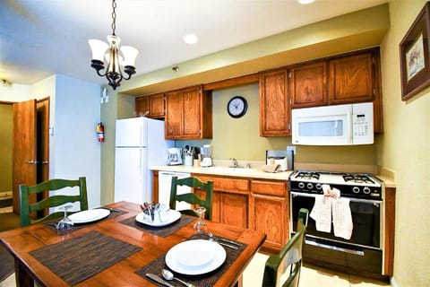 Kitchen /  Dining