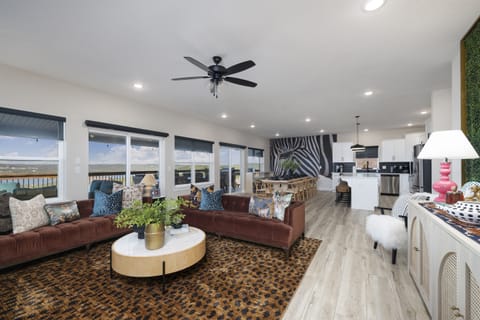 Huge open space to relax with the family!