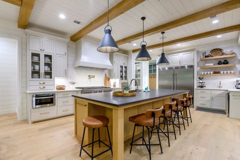 We supply all kitchen cookware!