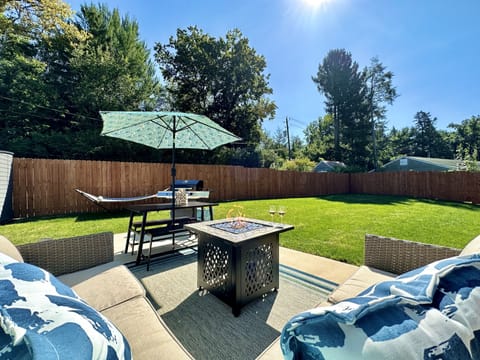 Spacious & Private Backyard w/ Firepit, Grill and Seating
