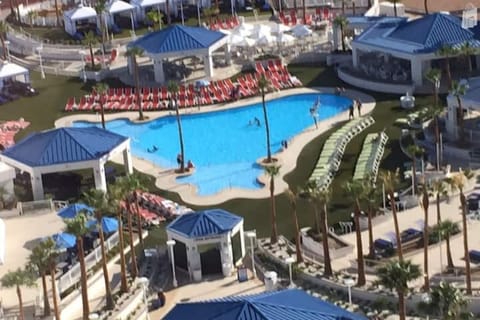 Indoor pool, outdoor pool