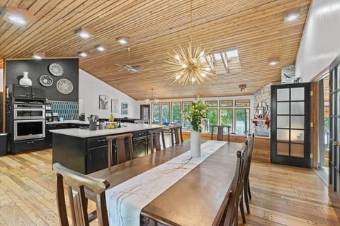 Dining room upstairs