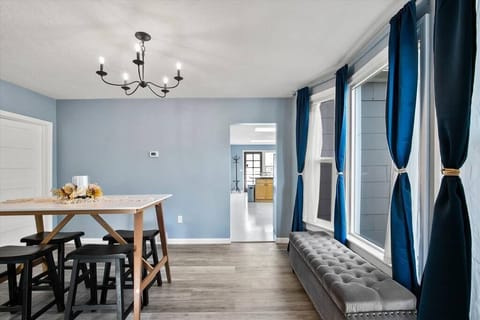 Dining area into kitchen
