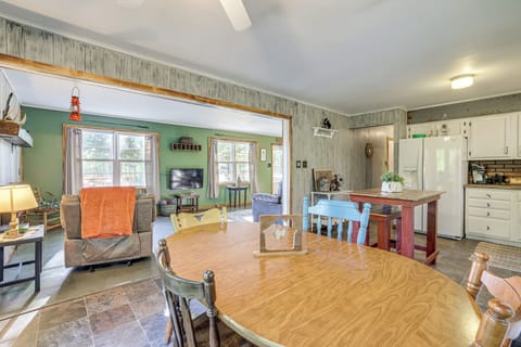 Dining Area | Dishware/Flatware