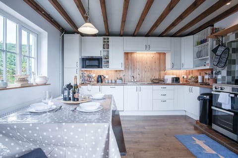 Windy Walls - 3 Bedroom Holiday Home - Rhossili (3726)