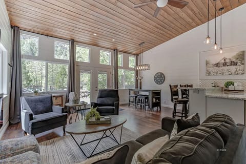 Living area | Smart TV, fireplace, books