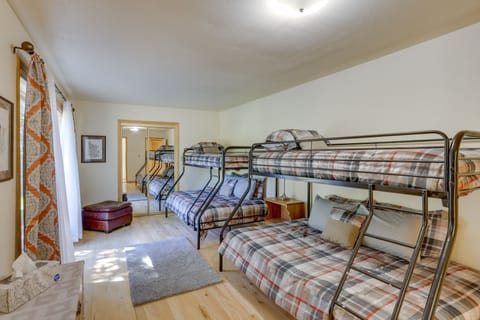 Bedroom 6 | 2 Twin/Full Bunk Beds | Lower Floor