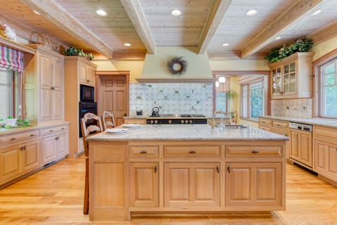 Spacious chef's kitchen