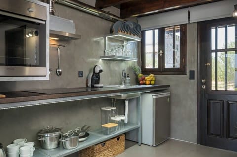 Industrial-Chic Kitchen with Everything You Need to Cook