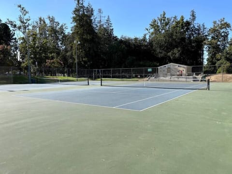 Four tennis courts at nearby Serra Park. Bring your tennis rackets or borrow one from the host! 