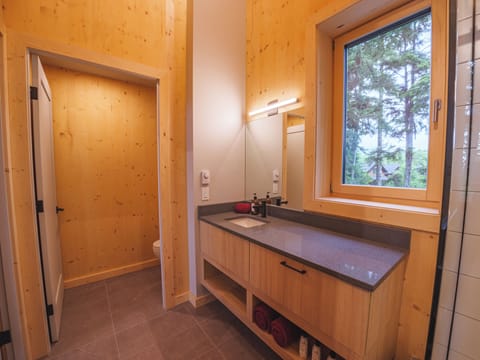 Shower, eco-friendly toiletries