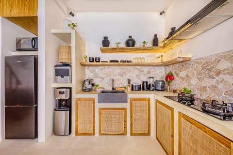 Fully-quipped kitchen