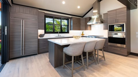 Enjoy the chefs kitchen to prepare the local Hawaiian foods.