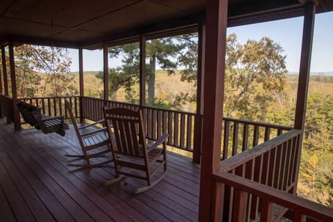 Upstairs Gameroom Balcony with Mountain View.