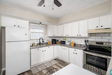 Fully Stocked Eat-In Kitchen