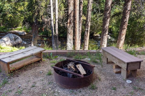 SWP Vasquez Creek Unit 8 outdoor firepit