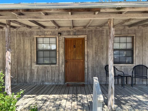 Exterior Red Oak Cabins 5 