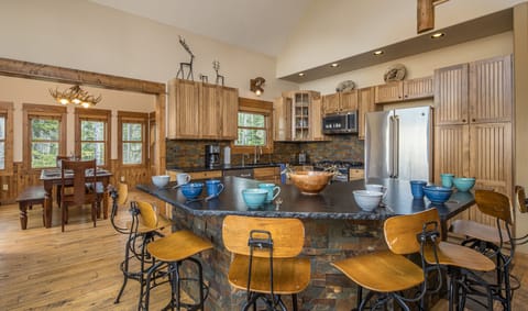 Open-concept Kitchen